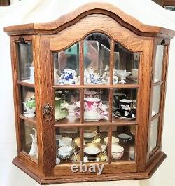 VINTAGE TIGER OAK WOOD GLASS WALL COLLECTOR's DISPLAY CABINET NO CUPS