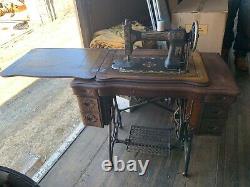 WHITE FAMILY ROTARY SEWING MACHINE ANTIQUE c1880-1883 IN TIGER OAK CABINET WORK